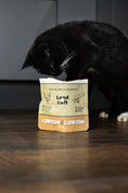 Bild in Galerie-Betrachter laden, Premium-Katzenfutter –  Huhn & Jungvögel 1,2 kg
